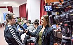 Romea TV při natáčení rozhovoru na setkání romských studentů Baruvas v Rumburku (2019)