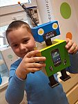 mobilní operátoři by měli radost............nebo, že by jim vzal tento robot práci?