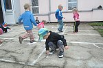 Hry na školním hřišti (MŠ Vyhlídka, Valašské Meziříčí - třída Kuřátek)