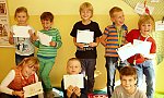 Naše výsledná práce. Nejmladší se radovali ze zázraku, ti starší koumali, jak se to mohlo stát. Společně jsme na to všichni přišli.