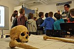 Návštěva Ústavu antropologie PřF, laboratoře morfologie a forenzní antropologie (Klub dětí ZŠ Křídlovická)