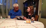 Anežka ukazuje hru prof. Hejnému