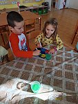 Pokus. "Aneb,já mám oči po mamince"