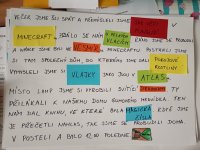 z názvů knih příběh